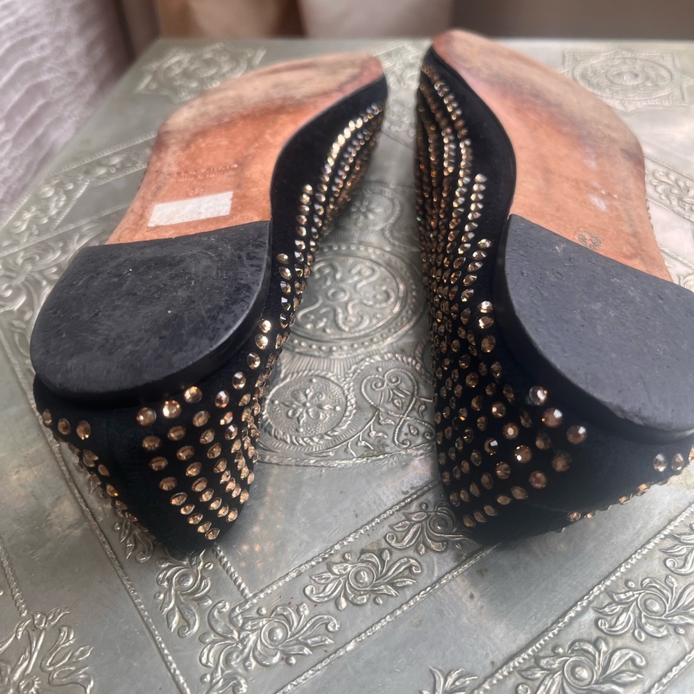 Giuseppe Zannoti Black and Gold Studded Women's Flats. - Picture 13 of 13